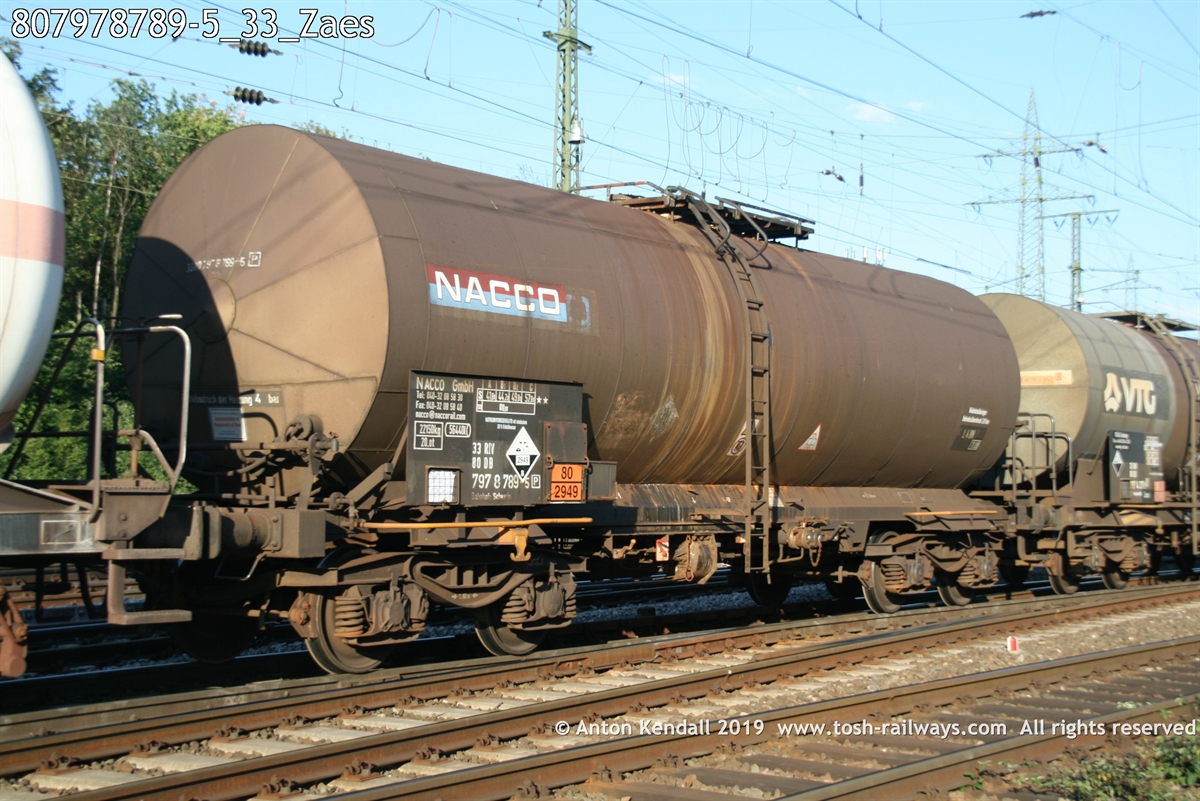807978789-5_33_Zaes.jpg